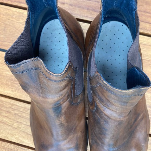 John Fluevog Size 11 Preowned condition classy boots